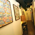 Beds & Dreams Hostel