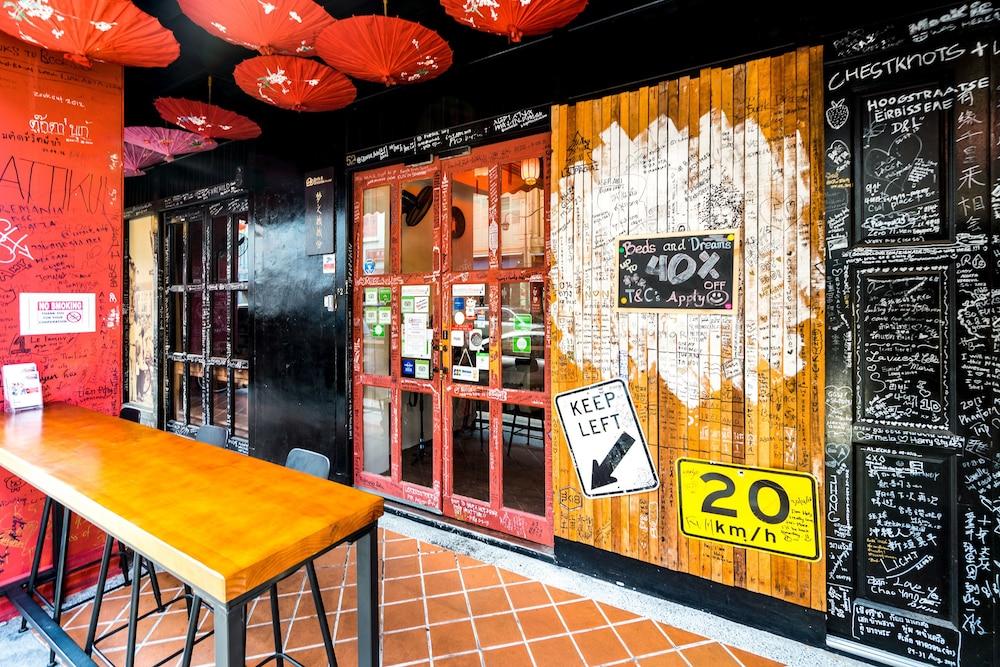 Beds & Dreams Hostel