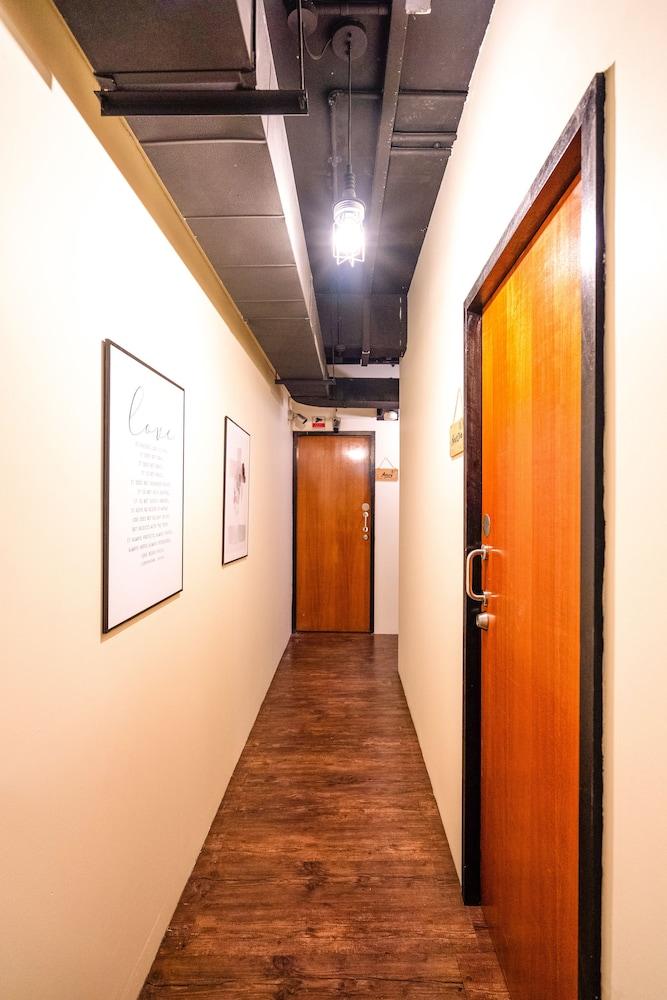 Beds & Dreams Hostel Singapore