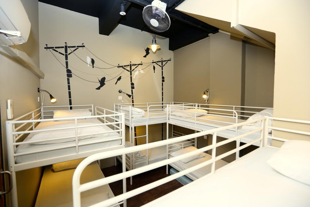 Hostel Beds & Dreams *